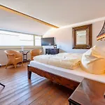 Otel La Campagnola - Ristorante & Boutique Mit Blick Auf Elbe Ruhig Gelegen *