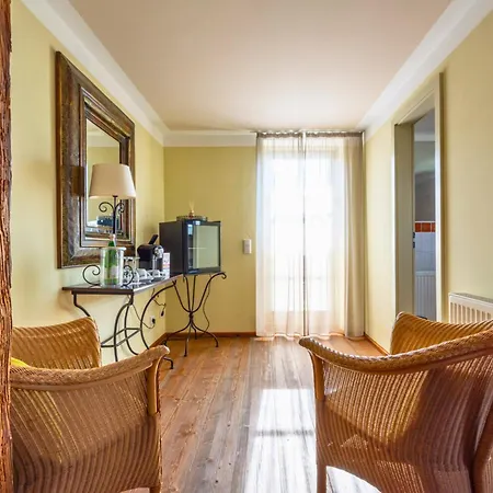 La Campagnola - Ristorante & Boutique Mit Blick Auf Elbe Ruhig Gelegen *