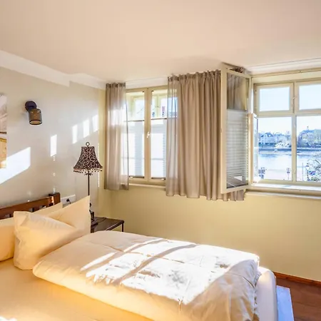 La Campagnola - Ristorante & Boutique Mit Blick Auf Elbe Ruhig Gelegen *