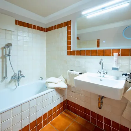 La Campagnola - Ristorante & Boutique Mit Blick Auf Elbe Ruhig Gelegen 호텔 드레스덴