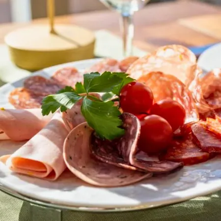 La Campagnola - Ristorante & Boutique Mit Blick Auf Elbe Ruhig Gelegen Hotel *