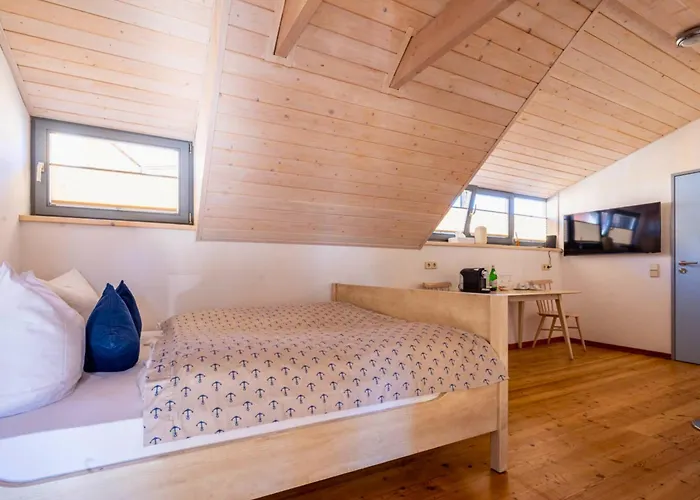 La Campagnola - Ristorante & Boutique Mit Blick Auf Elbe Ruhig Gelegen Hotel