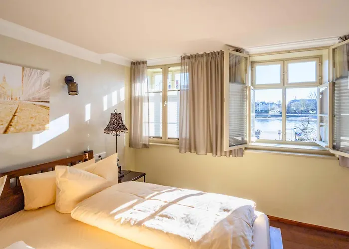 La Campagnola - Ristorante&boutique Mit Blick Auf Elbe Ruhig Gelegen *