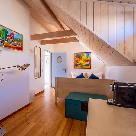 Ξενοδοχείο La Campagnola - Ristorante & Boutique Mit Blick Auf Elbe Ruhig Gelegen