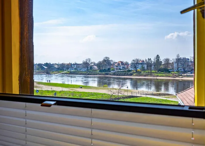 Ξενοδοχείο La Campagnola - Ristorante & Boutique Mit Blick Auf Elbe Ruhig Gelegen