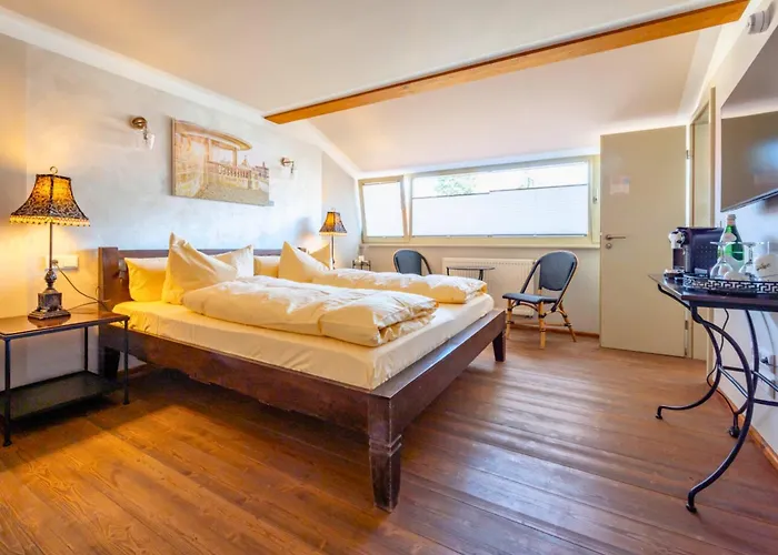 La Campagnola - Ristorante & Boutique Mit Blick Auf Elbe Ruhig Gelegen *